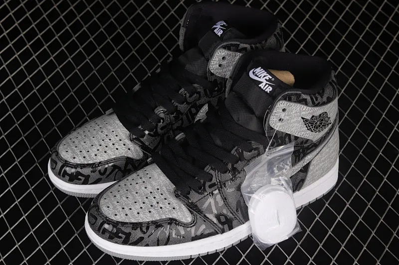 All categories Air Jordan Jordan series basketball shoes Air Jordan 1 High Pure original version Air Jordan 1 High OG "Rebellionaire" AJ1 Joe 1 black and gray banned "Rebelionaire" high-top basketball shoes 555088-036